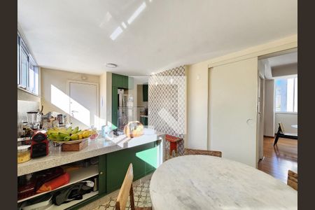 Apartamento à venda com 240m², 4 quartos e 4 vagas Apartamento à venda com 240m², 4 quartos e 4 vagasCozinha