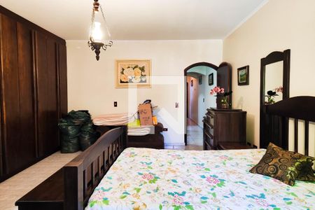 Casa à venda com 200m², 3 quartos e 4 vagas Casa à venda com 200m², 3 quartos e 4 vagasSuite