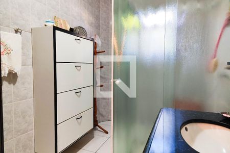 Casa à venda com 200m², 3 quartos e 4 vagas Casa à venda com 200m², 3 quartos e 4 vagasBanheiro da Suite