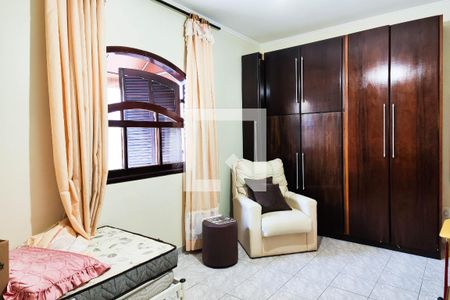 Casa à venda com 200m², 3 quartos e 4 vagas Casa à venda com 200m², 3 quartos e 4 vagasQuarto 2