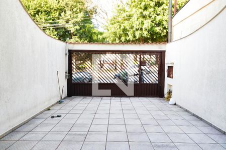 Casa à venda com 200m², 3 quartos e 4 vagas Casa à venda com 200m², 3 quartos e 4 vagasGaragem