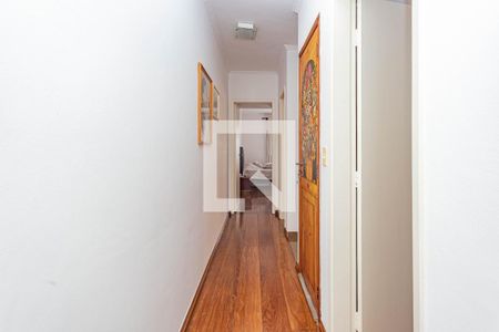 Casa à venda com 128m², 3 quartos e 2 vagasCorredor