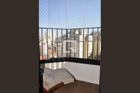 Apartamento à venda com 104m², 3 quartos e 2 vagasVaranda do Quarto 01 com Suíte