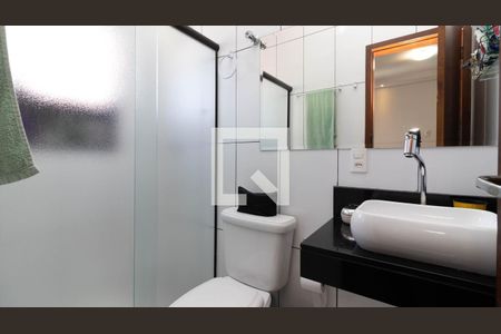 Casa à venda com 270m², 3 quartos e 3 vagasBanheiro da Suíte 1