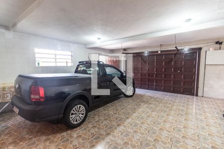 Casa à venda com 250m², 3 quartos e 5 vagas Casa à venda com 250m², 3 quartos e 5 vagasGaragem