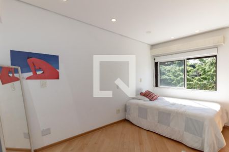 Apartamento à venda com 228m², 4 quartos e 4 vagas Apartamento à venda com 228m², 4 quartos e 4 vagasQuarto 3