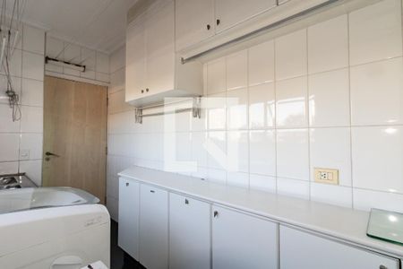 Apartamento à venda com 228m², 4 quartos e 4 vagas Apartamento à venda com 228m², 4 quartos e 4 vagasÁrea de Serviço