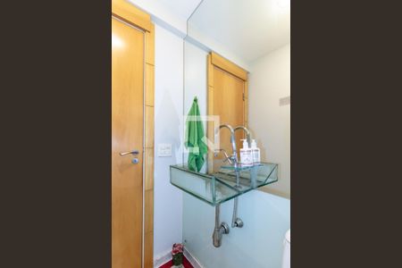 Apartamento à venda com 228m², 4 quartos e 4 vagas Apartamento à venda com 228m², 4 quartos e 4 vagasLavabo