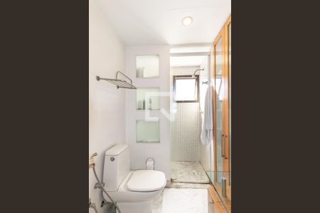 Apartamento à venda com 228m², 4 quartos e 4 vagas Apartamento à venda com 228m², 4 quartos e 4 vagasBanheiro do Quarto 1