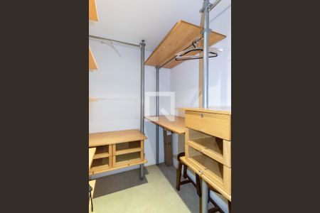 Apartamento à venda com 228m², 4 quartos e 4 vagas Apartamento à venda com 228m², 4 quartos e 4 vagasQuarto 1