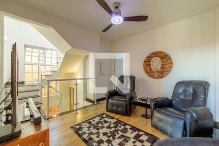 Casa de condomínio à venda com 303m², 4 quartos e 2 vagasSala Privativa