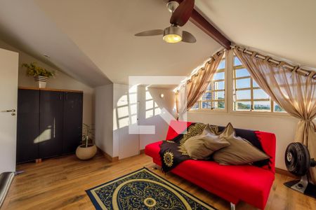 Casa de condomínio à venda com 303m², 4 quartos e 2 vagasSuíte 4