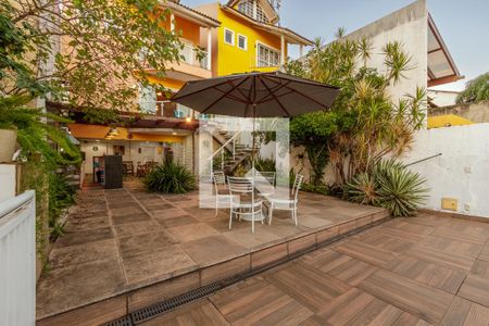 Casa de condomínio à venda com 303m², 4 quartos e 2 vagasÁrea de Lazer