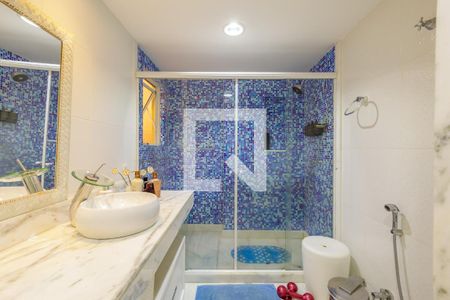 Casa de condomínio à venda com 303m², 4 quartos e 2 vagasBanheiro da Suíte 1