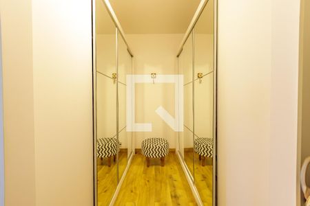 Casa de condomínio à venda com 303m², 4 quartos e 2 vagasCloset da Suíte 1