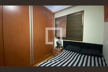 Apartamento à venda com 212m², 3 quartos e 2 vagasQuarto 3