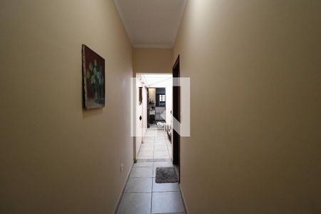 Casa à venda com 192m², 3 quartos e 4 vagasCorredor Externo