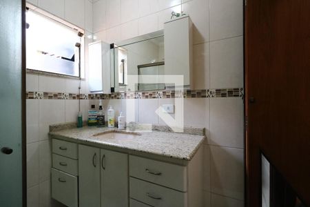 Casa à venda com 192m², 3 quartos e 4 vagasBanheiro Social