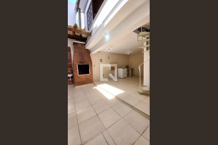 Casa à venda com 186m², 3 quartos e 2 vagas