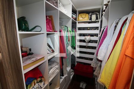 Apartamento à venda com 237m², 4 quartos e 4 vagasQuarto 2 - Closet
