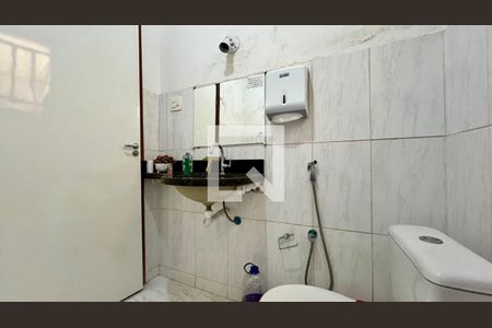 Casa à venda com 152m², 4 quartos e sem vagabanho