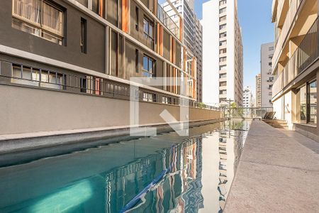 Studio à venda com 73m², 1 quarto e 1 vaga Studio à venda com 73m², 1 quarto e 1 vagaPiscina