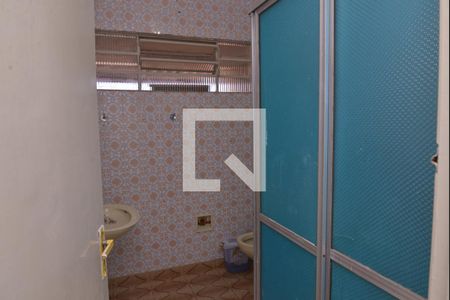 Casa à venda com 141m², 2 quartos e 2 vagasBanheiro