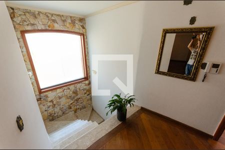 Casa à venda com 520m², 4 quartos e 3 vagasEscada