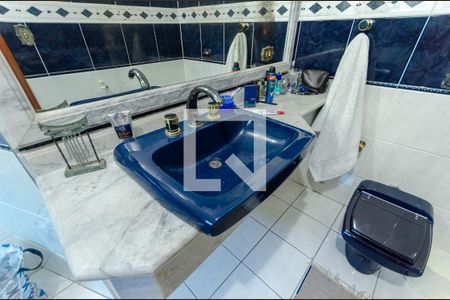 Casa à venda com 520m², 4 quartos e 3 vagasBanheiro da Suíte 2