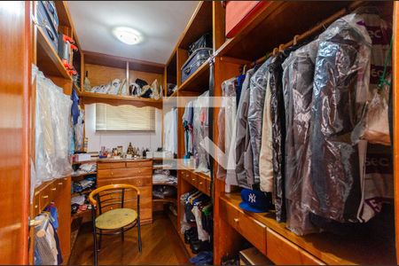 Casa à venda com 520m², 4 quartos e 3 vagasCloset da suíte 1