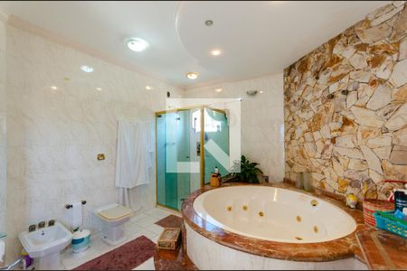 Casa à venda com 520m², 4 quartos e 3 vagasBanheiro da Suíte 1