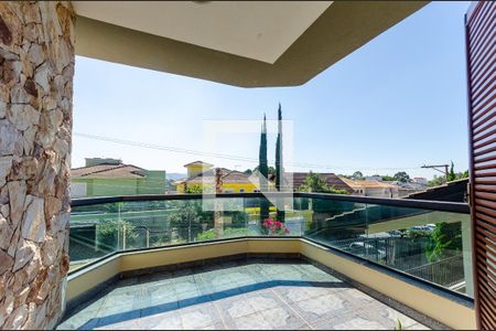 Casa à venda com 520m², 4 quartos e 3 vagasSacada da suíte 1