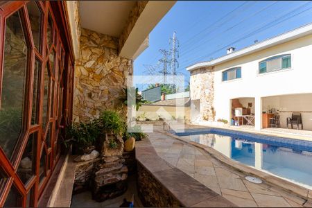 Casa à venda com 520m², 4 quartos e 3 vagasÁrea da piscina