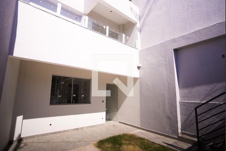 Casa à venda com 65m², 2 quartos e 1 vagaFachada e Garagem