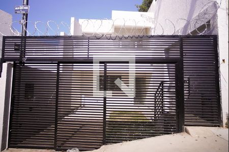 Casa à venda com 65m², 2 quartos e 1 vagaFachada