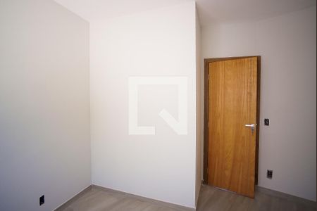 Casa à venda com 96m², 2 quartos e 2 vagasQuarto 2
