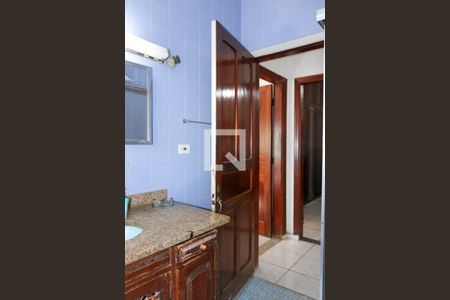 Casa à venda com 240m², 2 quartos e 5 vagasBanheiro Social