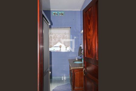 Casa à venda com 240m², 2 quartos e 5 vagasBanheiro Social