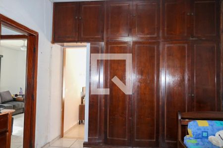 Casa à venda com 240m², 2 quartos e 5 vagasQuarto 2