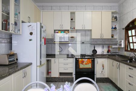 Casa à venda com 240m², 2 quartos e 5 vagasCozinha