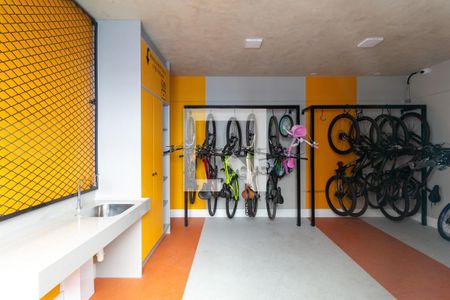 Apartamento para alugar com 37m², 2 quartos e sem vaga Apartamento para alugar com 37m², 2 quartos e sem vagaÁrea Comum - Bicicletário