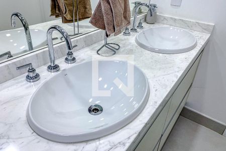 Apartamento à venda com 165m², 3 quartos e 3 vagasBanheiro Suíte 1