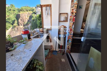 Casa à venda com 300m², 3 quartos e 1 vaga Casa à venda com 300m², 3 quartos e 1 vagaVaranda 2