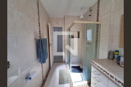 Casa à venda com 300m², 3 quartos e 1 vaga Casa à venda com 300m², 3 quartos e 1 vagaBanheiro da suíte