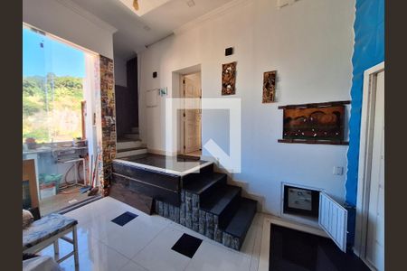 Casa à venda com 300m², 3 quartos e 1 vaga Casa à venda com 300m², 3 quartos e 1 vagaGaragem