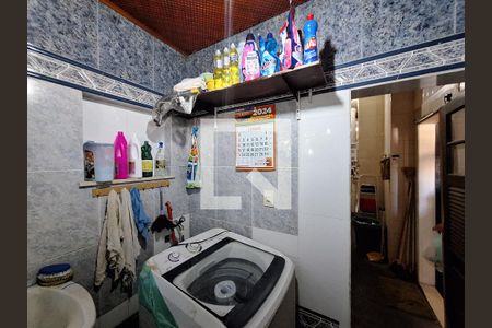 Casa à venda com 300m², 3 quartos e 1 vaga Casa à venda com 300m², 3 quartos e 1 vagaÁrea de serviço 2