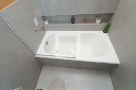 Apartamento à venda com 110m², 2 quartos e sem vaga Apartamento à venda com 110m², 2 quartos e sem vagaDetalhe do Banheiro