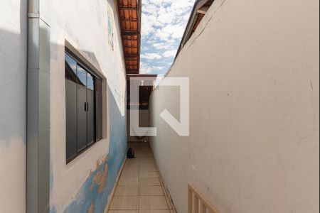 Casa à venda com 144m², 2 quartos e 2 vagas Casa à venda com 144m², 2 quartos e 2 vagasQuintal