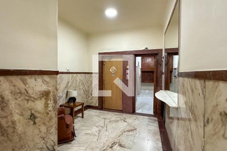 Apartamento para alugar com 121m², 4 quartos e sem vagaEntrada