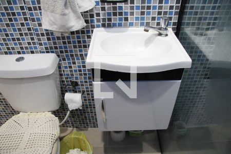 Casa à venda com 165m², 3 quartos e 2 vagasBanheiro social